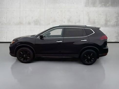 Used 2018 Nissan Rogue SV image 8