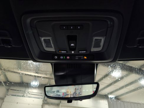 Used 2025 Chevrolet Silverado 2500 High Country w/ Technology Package AWD/4WD image 12