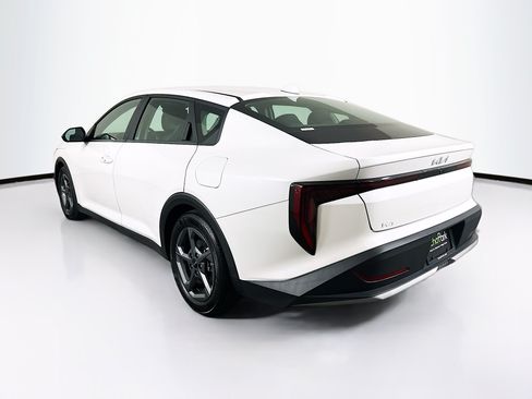 Used 2025 Kia K4 FWD image 5