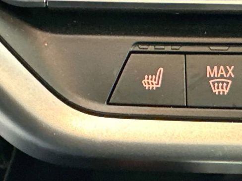 Used 2025 BMW X4 xDrive30i w/ Premium Package image 18