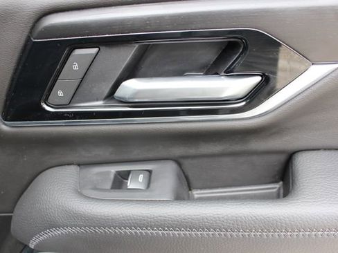 Used 2025 GMC Yukon Denali w/ Sun & Power Step Package image 62