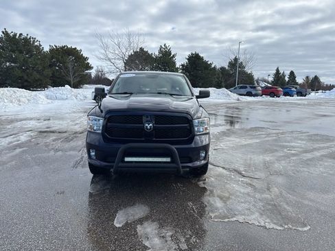 Used 2019 RAM 1500 Express w/ Express Value Package image 2