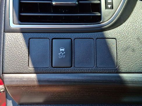 Used 2017 Toyota Camry LE FWD image 28