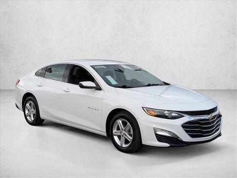 Used 2024 Chevrolet Malibu LT FWD image 3