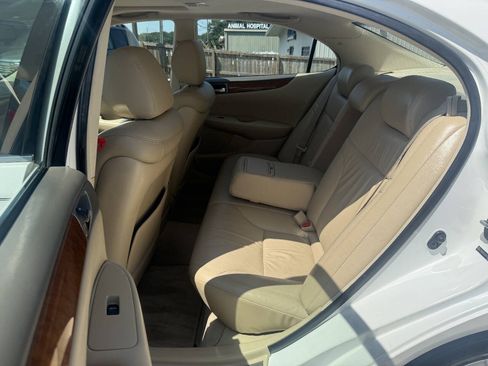 Used 2005 Lexus ES 330 FWD image 12