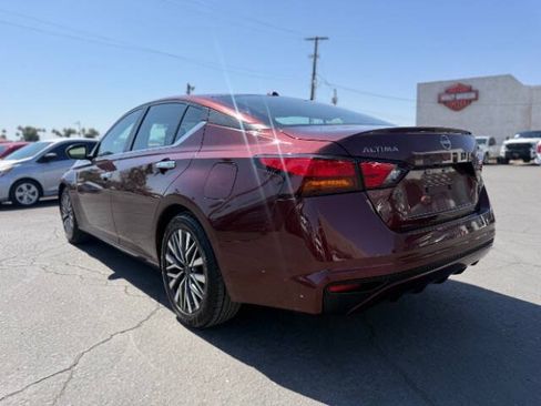 Used 2023 Nissan Altima 2.5 SV FWD image 5