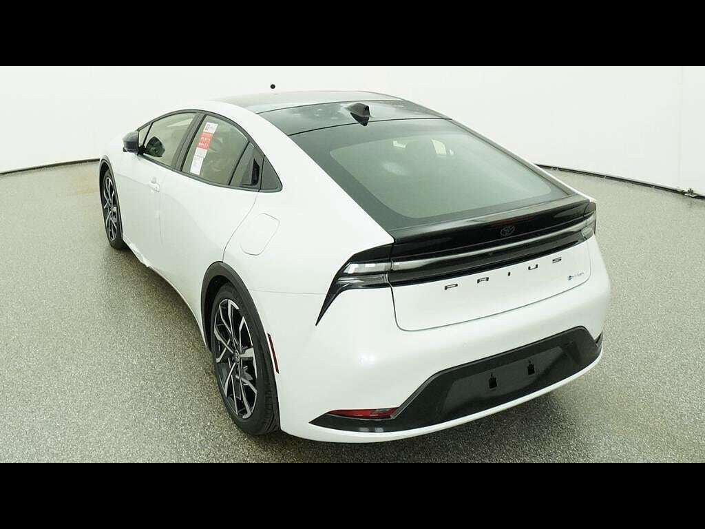 New 2026 Toyota Prius Plug-In Hybrid FWD image 20