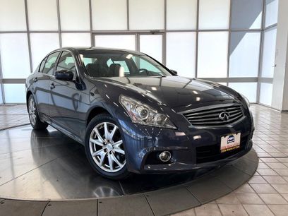 Used 2011 INFINITI G37 x w/ Premium Pkg