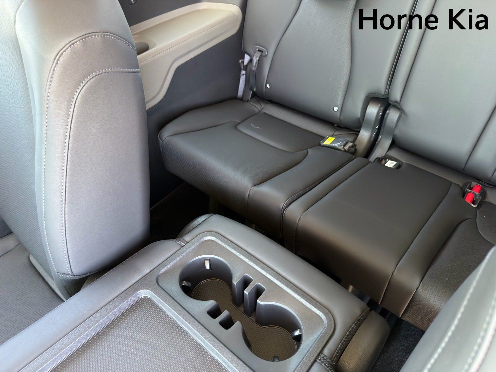 New 2026 Kia Carnival EX FWD image 25