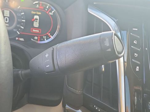 Used 2020 Cadillac Escalade Luxury w/ Escalade Sport Edition image 19