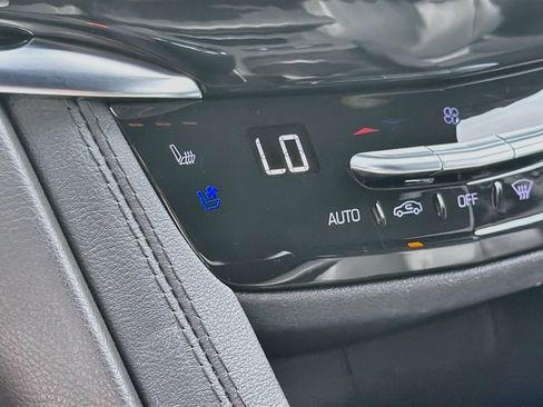 Certified 2023 Cadillac XT6 Sport w/ Technology Package AWD/4WD image 21