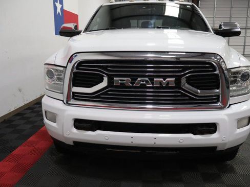 Used 2017 RAM 2500 Limited AWD/4WD image 4