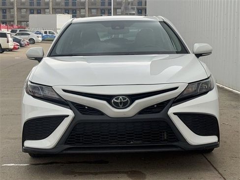 Used 2023 Toyota Camry SE image 7