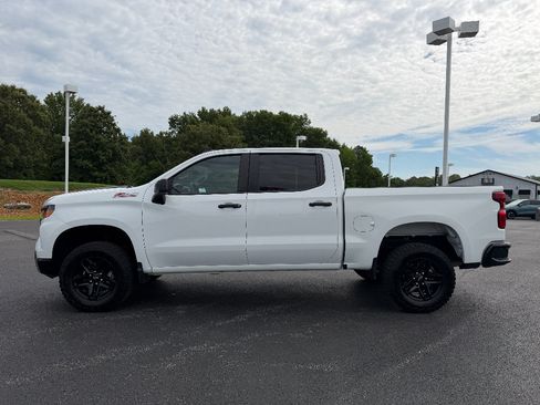 Used 2025 Chevrolet Silverado 1500 Custom Trail Boss AWD/4WD image 5