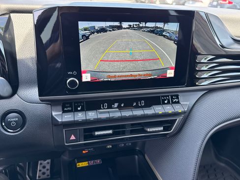 Used 2025 Toyota Camry SE w/ Convenience Package FWD image 31
