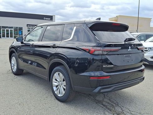 New 2026 Mitsubishi Outlander ES AWD/4WD image 3