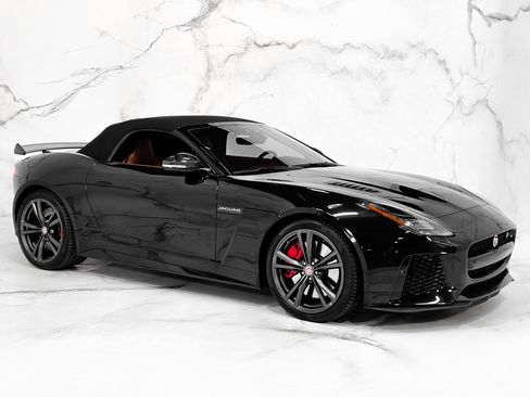 Used 2019 Jaguar F-TYPE SVR image 3