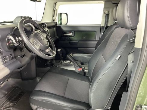 Used 2010 Toyota FJ Cruiser 4WD image 2