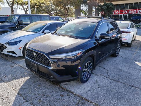 Used 2024 Toyota Corolla Cross XLE w/ Convenience Package image 1