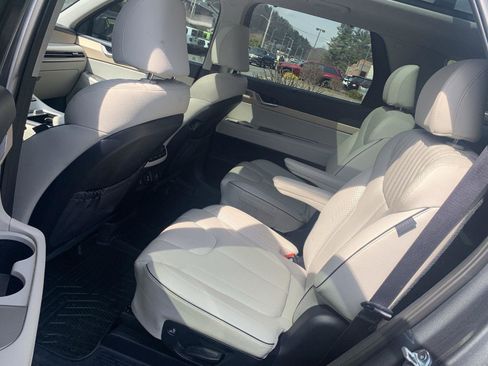 Used 2024 Hyundai Palisade Limited image 18