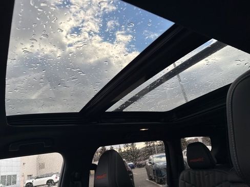 Used 2025 Nissan Armada PRO-4X w/ Pro-4X Premium Package image 18