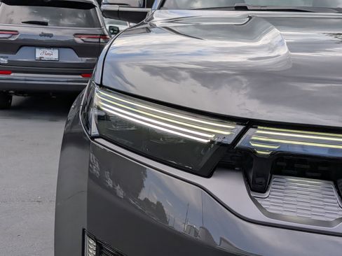 New 2026 Jeep Grand Wagoneer 4WD image 9