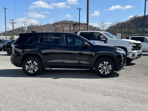 Used 2026 Chevrolet Equinox LT image 2