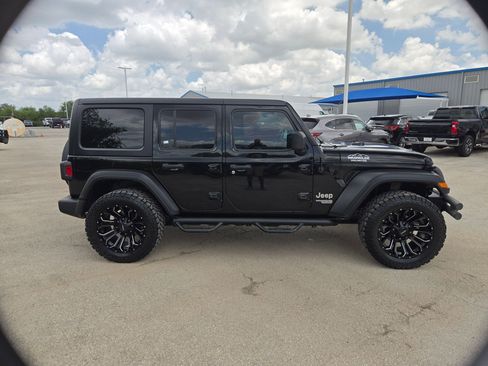 Used 2020 Jeep Wrangler Unlimited Sport S AWD/4WD image 3