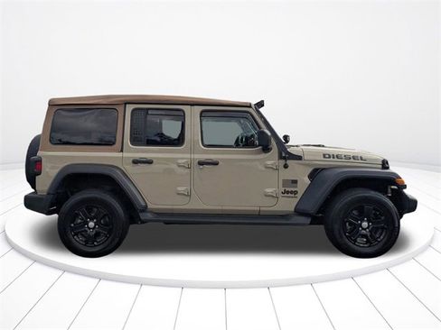 Used 2022 Jeep Wrangler Unlimited Sport image 2