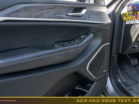 Used 2023 Jeep Grand Cherokee Limited w/ Luxury Tech Group II RWD image 11