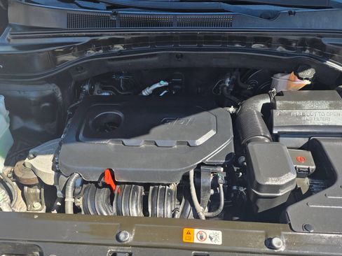 Used 2018 Hyundai Santa Fe Sport FWD image 17