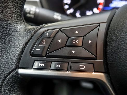 Used 2024 Nissan Altima 2.5 SV image 12