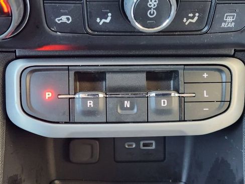 Used 2023 GMC Acadia SLE AWD/4WD image 19