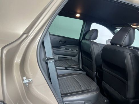 Used 2025 Nissan Pathfinder Rock Creek image 31