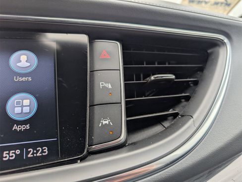 Used 2023 Buick Enclave Essence image 37