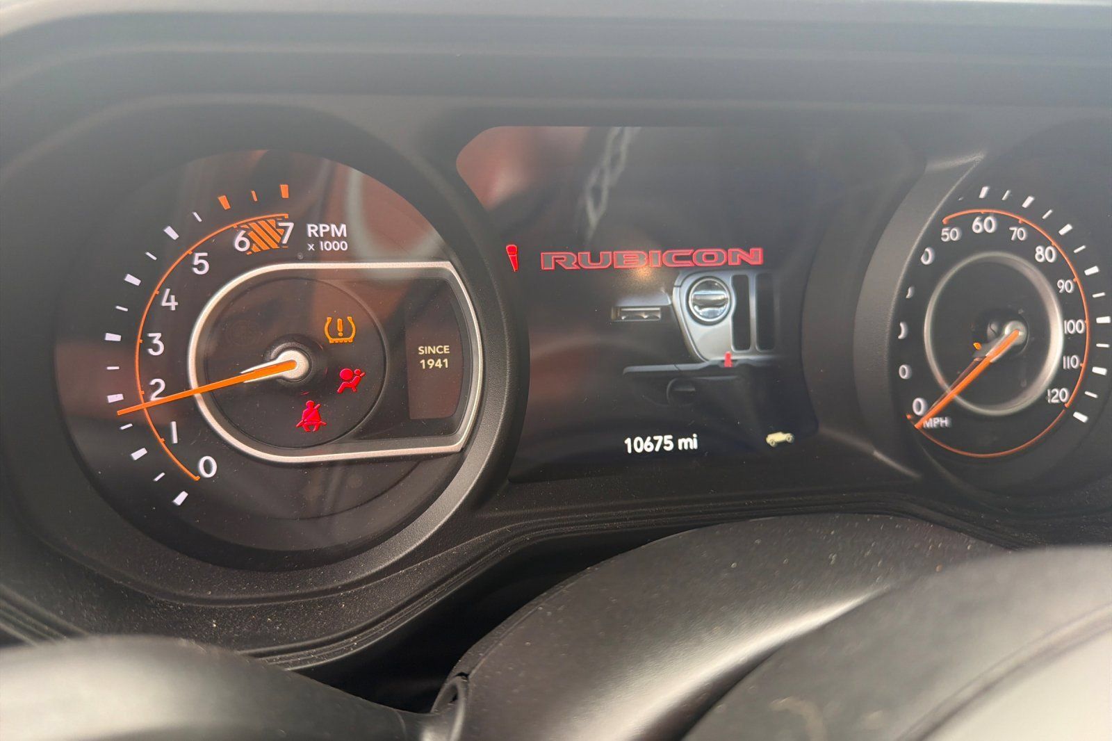 Used 2025 Jeep Wrangler Unlimited Rubicon w/ Convenience Group AWD/4WD image 5