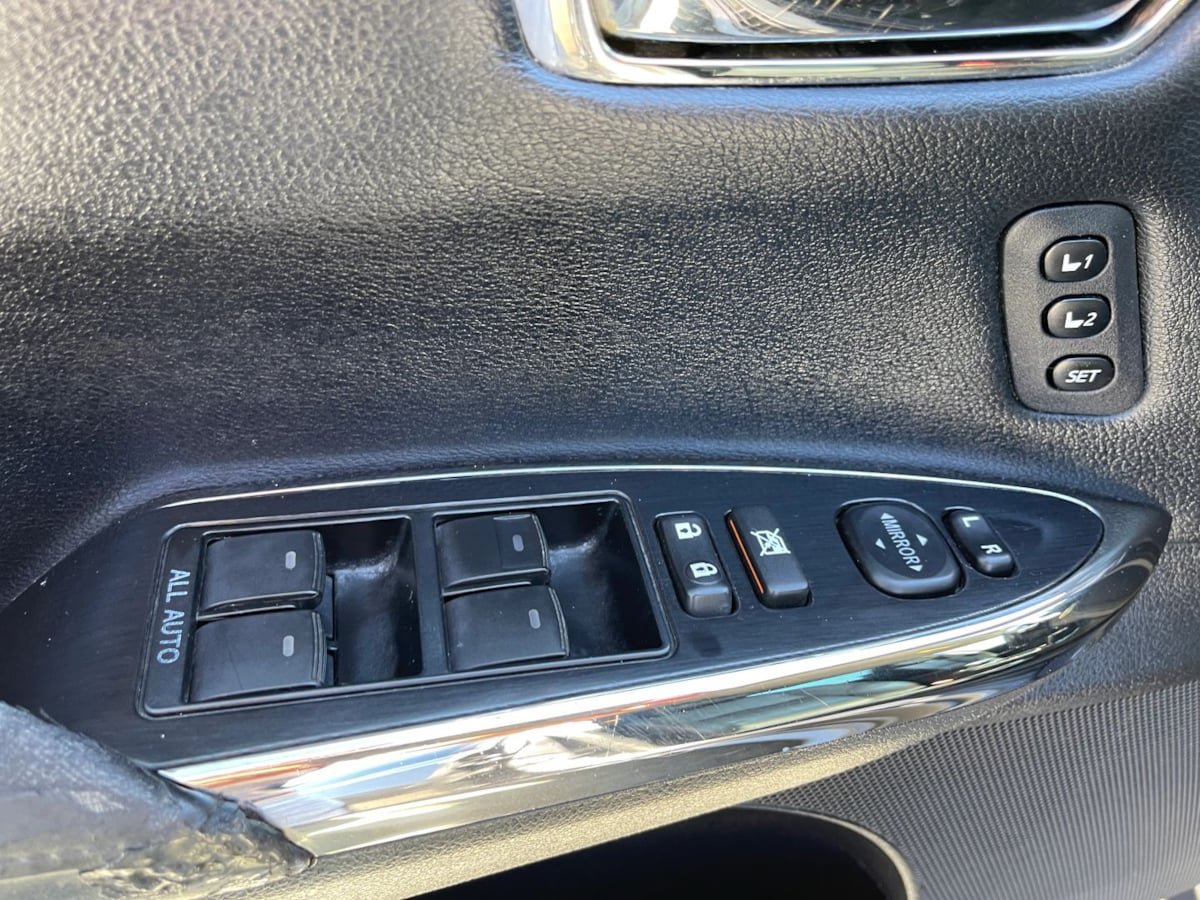 Used 2014 Toyota Avalon XLE Touring FWD image 19