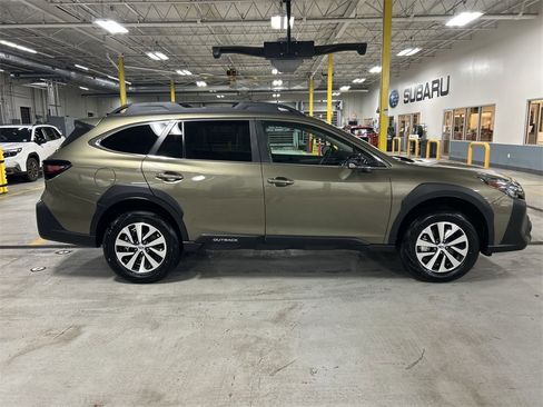 Certified 2025 Subaru Outback Premium image 9