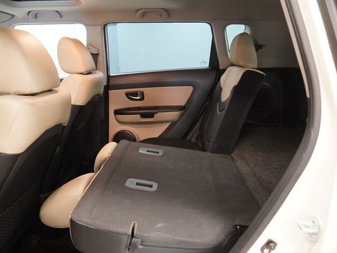 Used 2013 Kia Soul ! w/ Premium Pkg FWD image 27