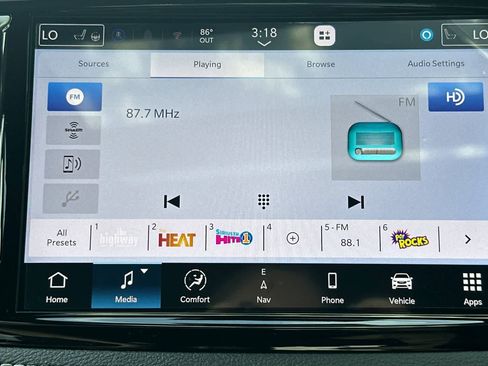 New 2027 Chrysler Pacifica Select AWD/4WD image 21