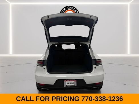 Used 2020 Porsche Macan AWD/4WD image 13