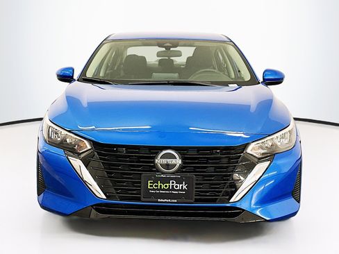 Used 2024 Nissan Sentra SV image 2