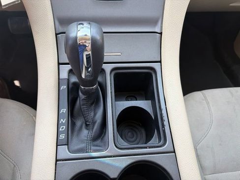 Used 2018 Ford Taurus SE FWD image 22
