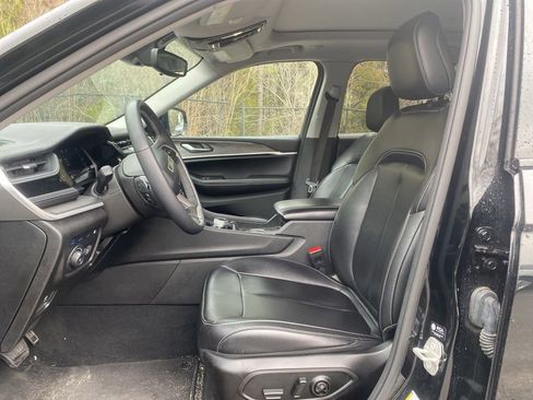 Used 2024 Jeep Grand Cherokee Limited 4xe image 16