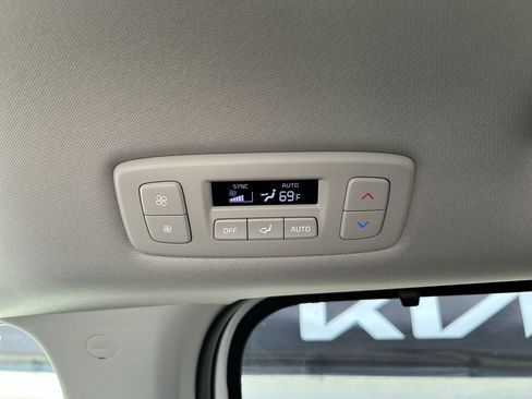 New 2026 Kia Carnival EX FWD image 17