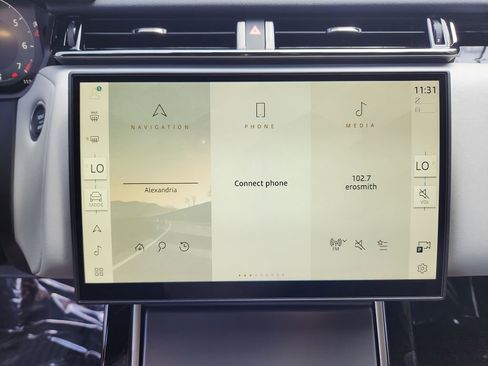 Used 2026 Land Rover Range Rover Velar Dynamic SE AWD/4WD image 17