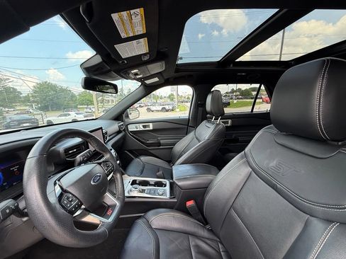 Used 2023 Ford Explorer ST w/ Equipment Group 401A AWD/4WD image 12