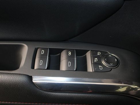 Used 2025 Chevrolet Traverse RS image 21