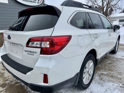Used 2017 Subaru Outback 2.5i Premium image 8