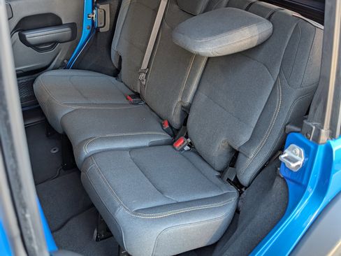 Used 2024 Jeep Wrangler Sport S image 17